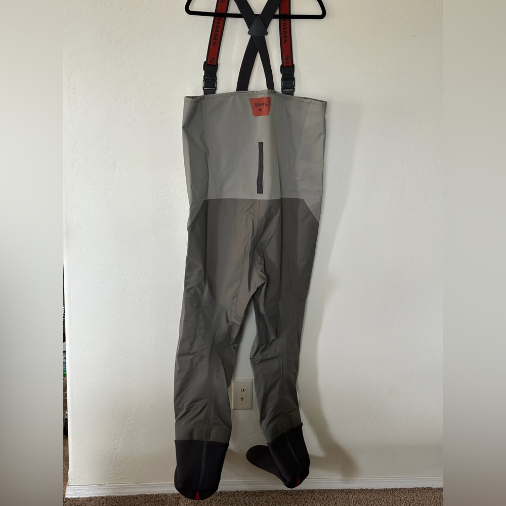 Simms Two-Tone Gray Men's Freestone Waders - Picture 2 of 8